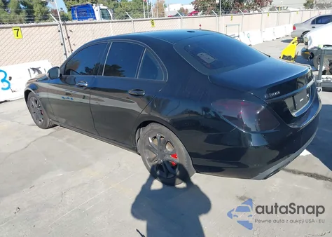 2016 Mercedes-Benz C 300 z USA, uszkodzony, nr VIN 55SWF4JB4GU140658